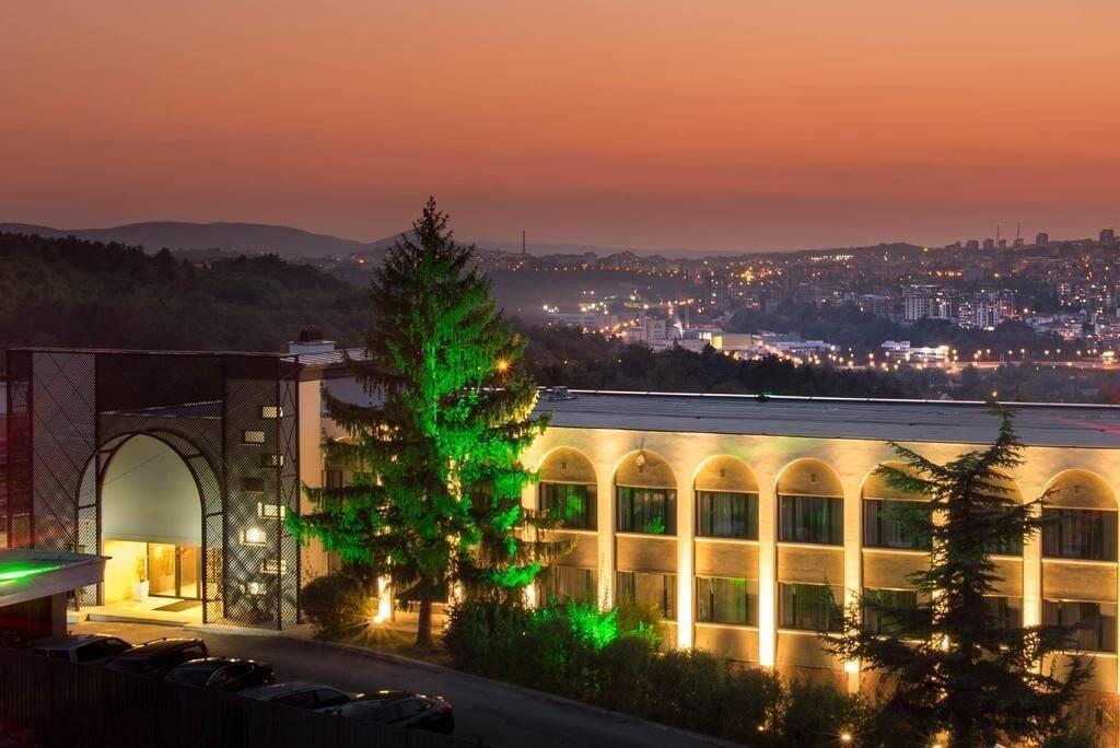 Park Hotel Raya Garden Veliko Tarnovo Exterior photo