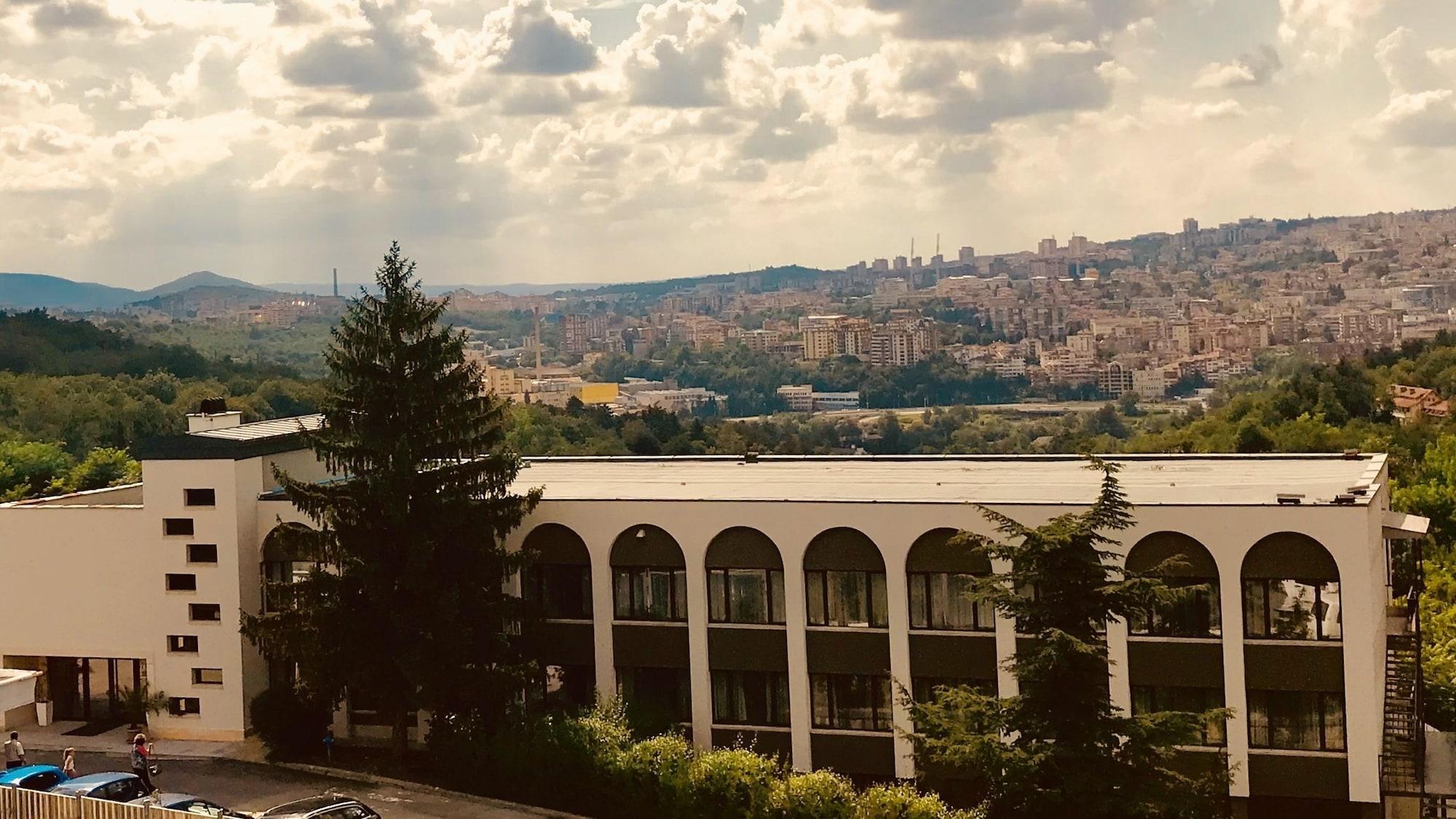 Park Hotel Raya Garden Veliko Tarnovo Exterior photo